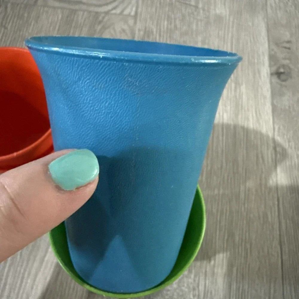 Tupperware Classic Kids‎ Bell Vintage Tumblers 7oz Cups Primary Set of 5